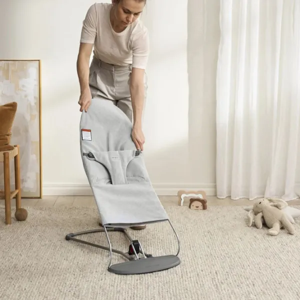 Балансир BabyBjorn Bliss Light Gray 0 месяцев - 2 года / Светло Серый photo 6 Балансир BabyBjorn Bliss Light Gray 0 месяцев - 2 года / Светло Серый photo 6