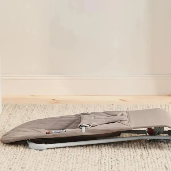 Балансир BabyBjorn Bliss 0 месяцев - 24 месяца / Sand Grey photo 2 Балансир BabyBjorn Bliss 0 месяцев - 24 месяца / Sand Grey photo 2