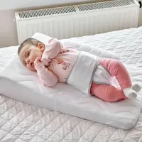 Saltea fiziologică BabyJem Baby Reflux Pillow (132) 66 x 43 cm/ White photo 3