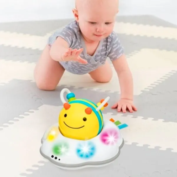 Музыкальная игрушка Skip Hop Explore & More Bee 303108 0.5+ / Белый photo 5 Музыкальная игрушка Skip Hop Explore & More Bee 303108 0.5+ / Белый photo 5