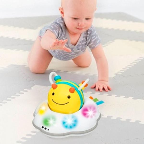 Музыкальная игрушка Skip Hop Explore & More Bee 303108 0.5+ / Белый photo 5 Музыкальная игрушка Skip Hop Explore & More Bee 303108 0.5+ / Белый photo 5
