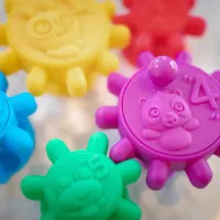 Сенсорная игрушка Baby Einstein Веселые присоски 12488 0.6+ / Разноцветный photo 3