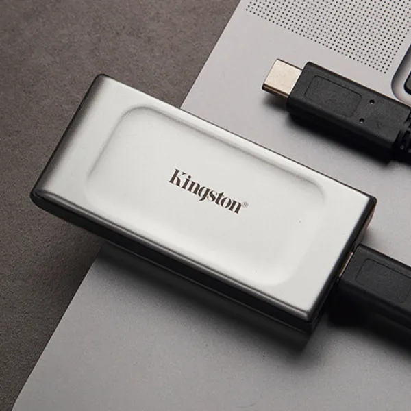 SSD Kingston XS2000 BoC 2 TB  / Silver photo 6