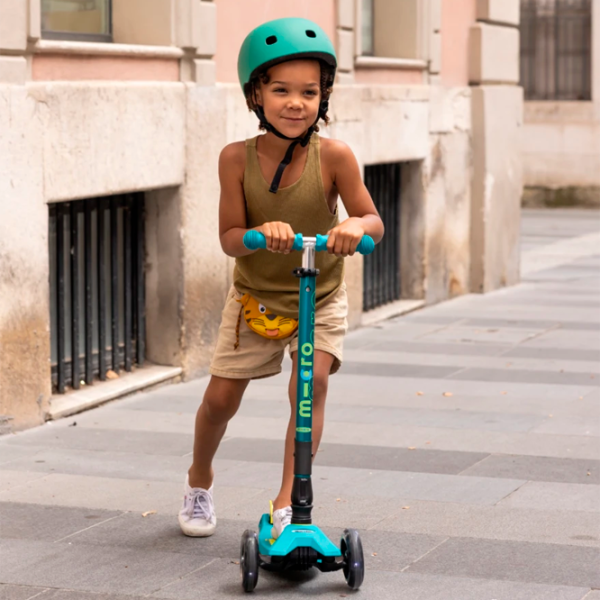 Trotinetă pentru copii cu trei roți Micro Maxi Deluxe Foldable LED (MMD097) 50 kg/ Green photo 8