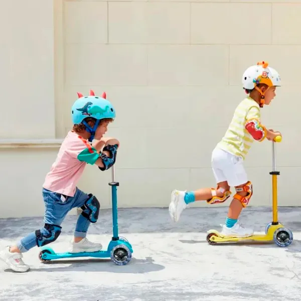 Trotinetă pentru copii cu trei roți Micro Mini Deluxe LED (MMD053) 50 kg/ Yellow photo 7