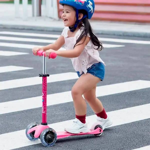 Trotinetă pentru copii cu trei roți Micro Mini Deluxe LED (MMD075) 50 kg/ Pink photo 6