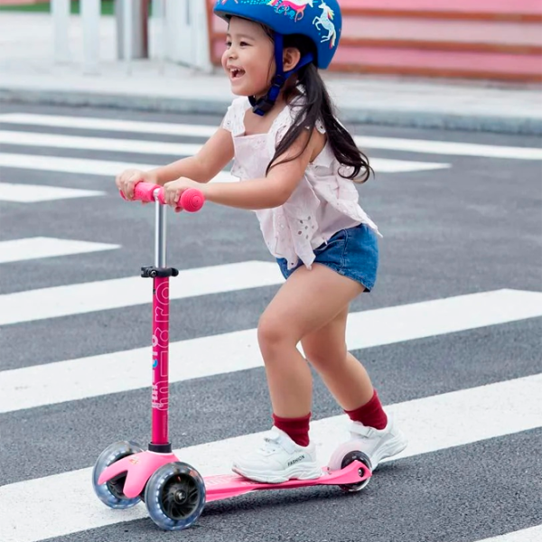 Trotinetă pentru copii cu trei roți Micro Mini Deluxe LED (MMD075) 50 kg/ Pink photo 6