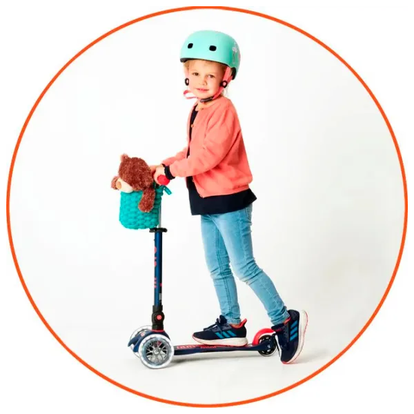 Trotinetă pentru copii cu trei roți Micro Mini Deluxe Foldable LED (MMD196) 50 kg/ Navy photo 4