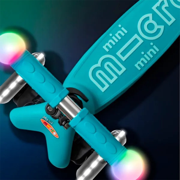 Trotinetă pentru copii cu trei roți Micro Mini Deluxe Magic LED (MMD131) 50 kg/ Aqua photo 5