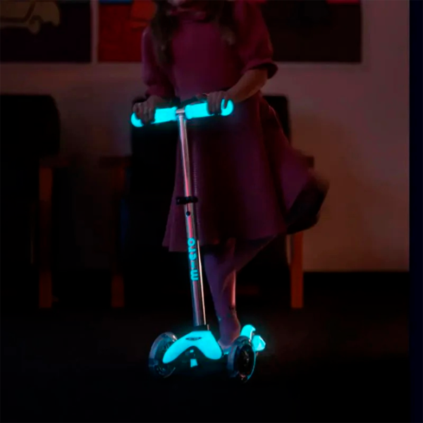 Trotinetă pentru copii cu trei roți Micro Mini Deluxe Glow LED Plus (MMD214) 50 kg/ Aqua photo 6