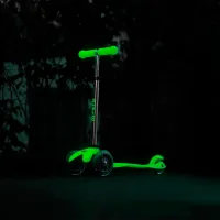 Детский трёхколёсный самокат Micro Mini Deluxe Glow LED (MMD216) 50 кг/ Ледяной лайм photo 2