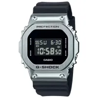 Наручные часы для мужчин Casio GM-5600U-1ER Кварцевый / 49 x 43 мм