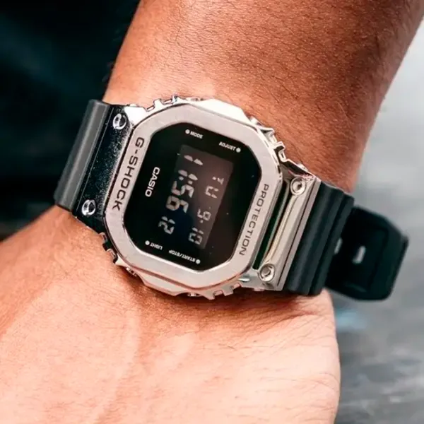 Наручные часы для мужчин Casio GM-5600U-1ER Кварцевый / 49 x 43 мм photo 2