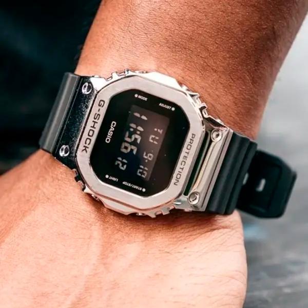 Наручные часы для мужчин Casio GM-5600U-1ER Кварцевый / 49 x 43 мм photo 2