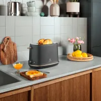 Тостер Electrolux E7T1-6BP Механическое / 980 Вт / Черный photo 6