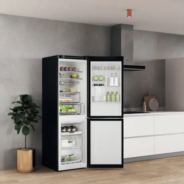 Frigider Whirlpool W7X 82O K cu congelator jos 335 l / 191.2 cm / Black photo 11 Frigider Whirlpool W7X 82O K cu congelator jos 335 l / 191.2 cm / Black photo 11