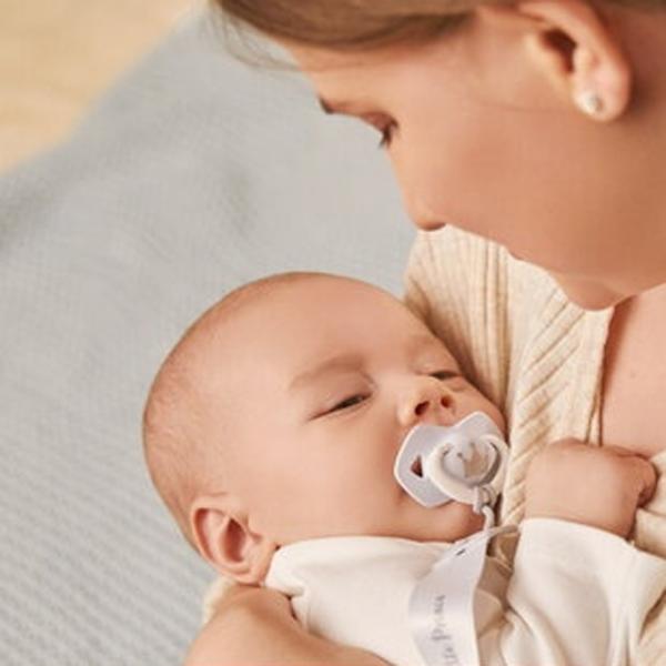 Suzetă cu tetina rotundă Canpol Royal Baby 22/ 651 Unisex/ 6 luni - 18 luni/ Silicon/ Multicolor photo 5 Suzetă cu tetina rotundă Canpol Royal Baby 22/ 651 Unisex/ 6 luni - 18 luni/ Silicon/ Multicolor photo 5