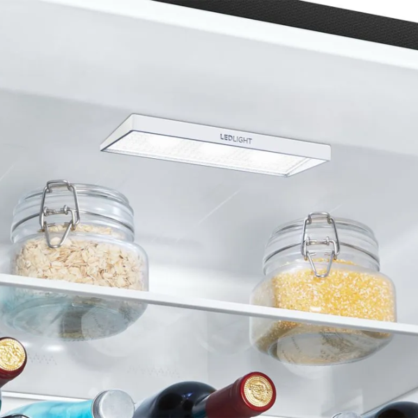 Frigider Hisense RB390N4BFE cu congelator jos 300 l / 186 cm / Black photo 5