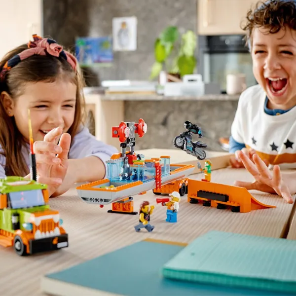 Конструктор LEGO Грузовик для шоу каскадёров Транспорт/ Разноцветный photo 4