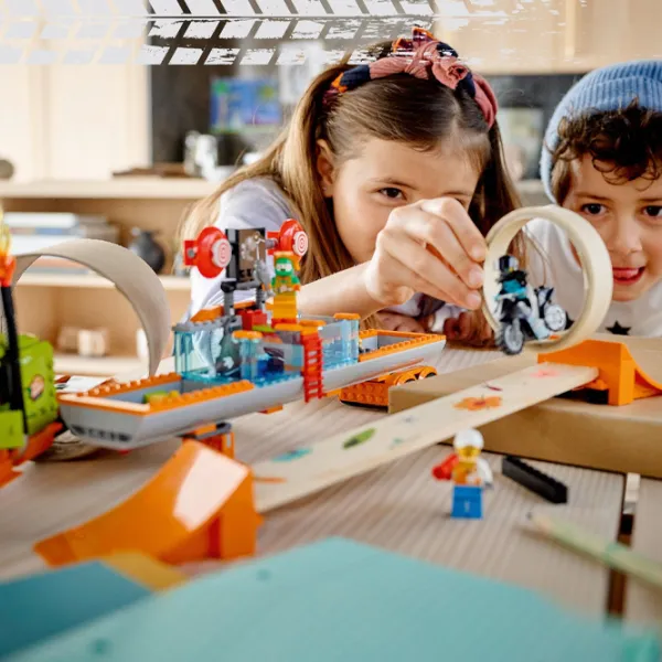 Конструктор LEGO Грузовик для шоу каскадёров Транспорт/ Разноцветный photo 5