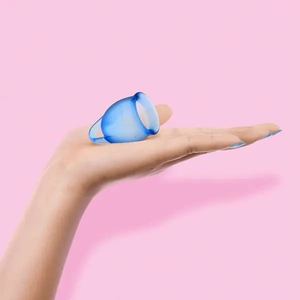 Cupă menstruală Satisfyer Feel Secure  Silicon / 0.015l photo 7 Cupă menstruală Satisfyer Feel Secure  Silicon / 0.015l photo 7