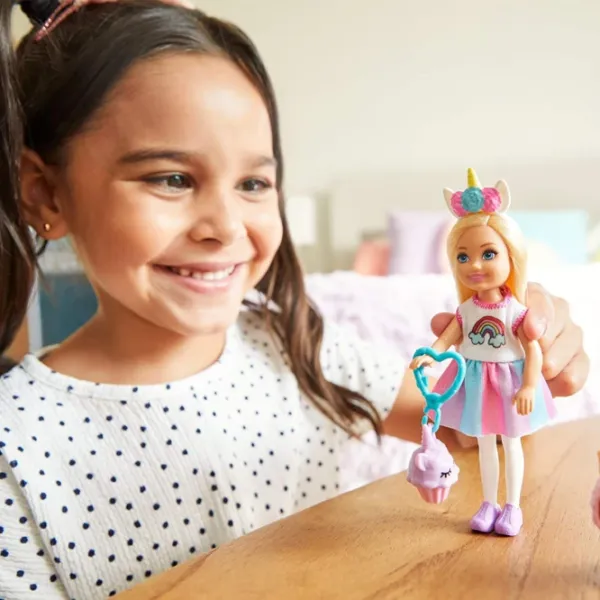 Кукла Barbie Club Chelsea GHV69 модель/ 3+ photo 8 Кукла Barbie Club Chelsea GHV69 модель/ 3+ photo 8