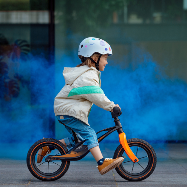 Bicicletă fără pedale Lionelo Bart Air Sporty 12" 12" Aliaj de magneziu/ Black Orange photo 6 Bicicletă fără pedale Lionelo Bart Air Sporty 12" 12" Aliaj de magneziu/ Black Orange photo 6