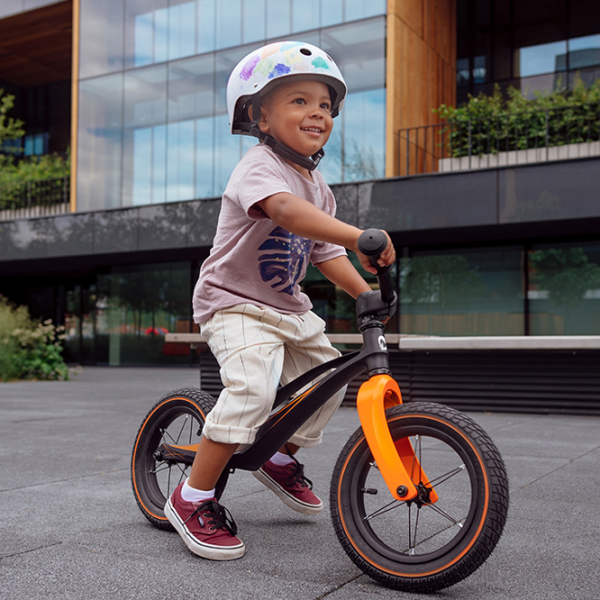 Bicicletă fără pedale Lionelo Bart Air Sporty 12" 12" Aliaj de magneziu/ Black Orange photo 7 Bicicletă fără pedale Lionelo Bart Air Sporty 12" 12" Aliaj de magneziu/ Black Orange photo 7