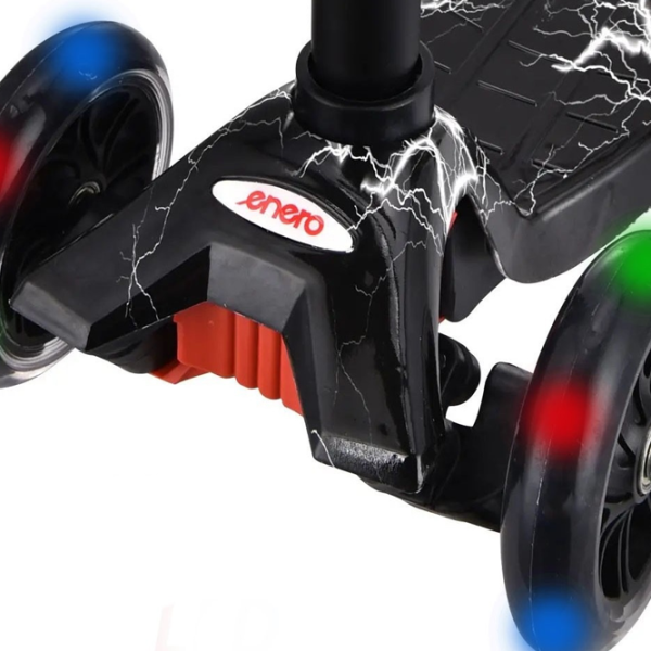 Детский трёхколёсный самокат Enero Maxi (384-003) 50 кг/ Черный photo 4 Детский трёхколёсный самокат Enero Maxi (384-003) 50 кг/ Черный photo 4
