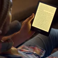 Электронная книга Amazon Kindle Paperwhite (11th Generation) 6.8" / E-Ink Carta / 16 ГБ / Черный photo 4