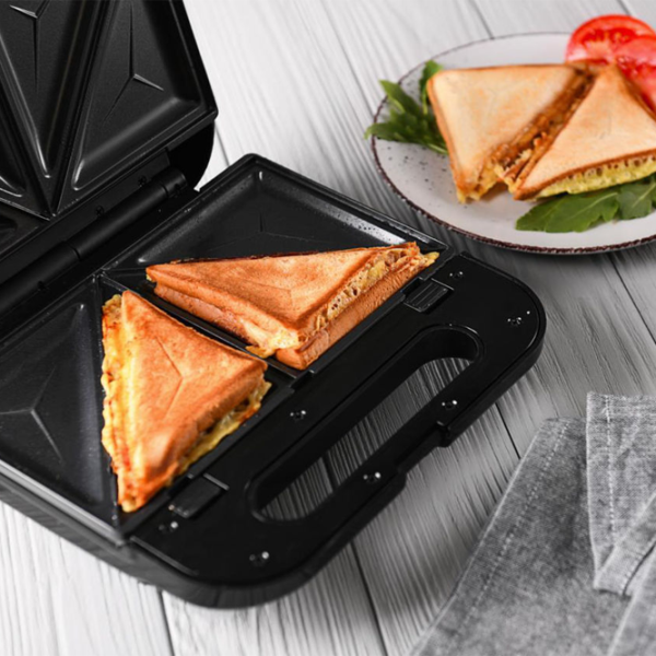 Aparat pentru sandvișuri Ardesto SM-H110BSN 700 W/ Black photo 5