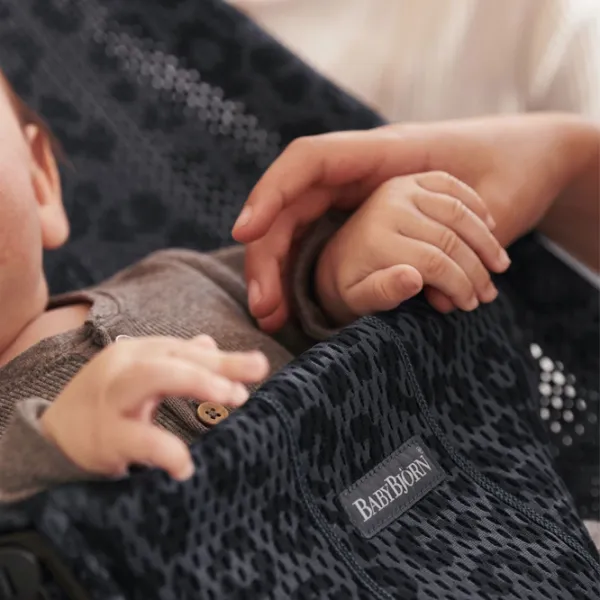Leagăn pentru bebeluși BabyBjorn Bliss Mesh (482-004) 13 kg/ Anthracite photo 4