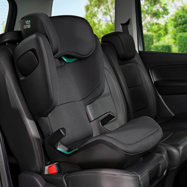Детское автокресло Britax-Römer Kidfix M i-Size (5607-003) 3 года - 12 лет/ 36 кг/ Черный photo 6