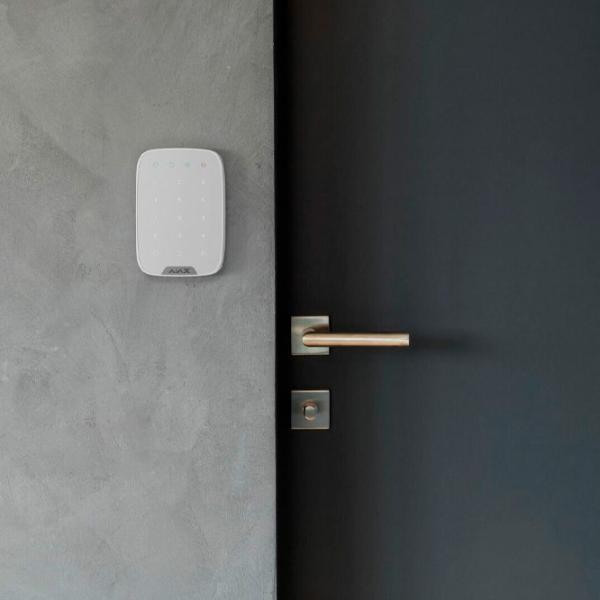 Сенсорная клавиатура Ajax KeyPad Белый photo 5