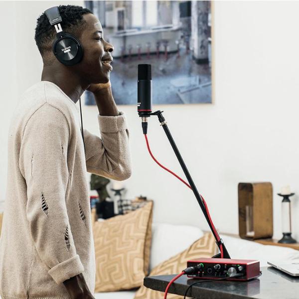Аудио интерфейс Focusrite Scarlett 2i2 3rd Gen Studio 192 кГц/ 20 Гц - 20 кГц/ Красный photo 9