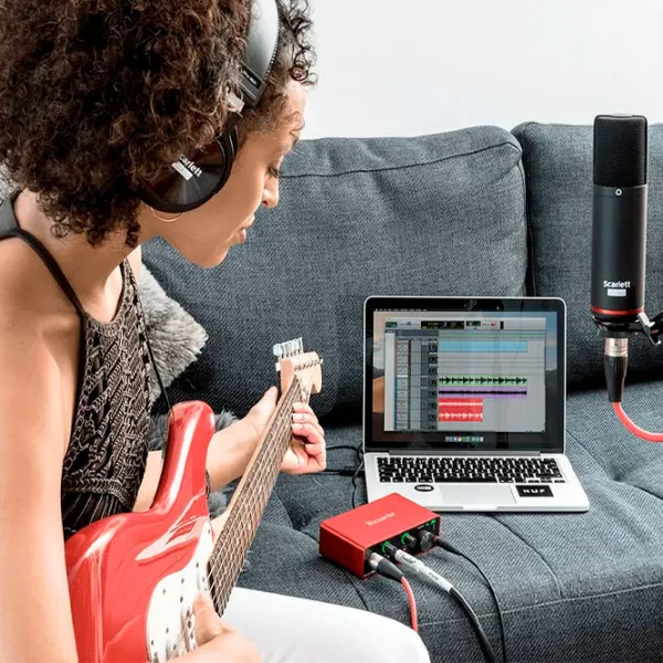 Аудио интерфейс Focusrite Scarlett Solo 3rd Gen Studio 192 кГц/ 20 Гц - 20 кГц/ Красный photo 7