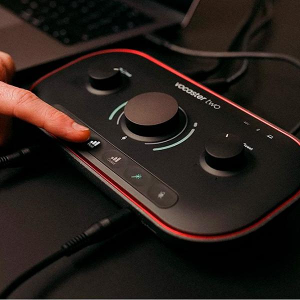 Аудио интерфейс Focusrite Vocaster Two 20 Гц - 20 кГц/ Черный photo 7