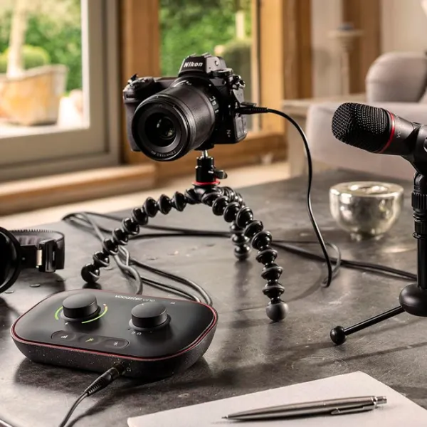 Аудио интерфейс Focusrite Vocaster One Studio Kit 20 Гц - 20 кГц/ Черный photo 8