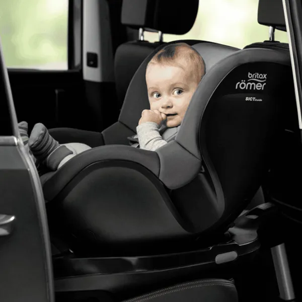 Детское автокресло Britax-Römer Dualfix 3 i-Size with Flex Base iSense (4753-006) 3 месяца - 4 года/ 18 кг/ Синий photo 13