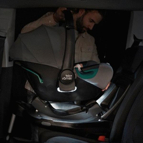 Scaun auto Britax-Römer Baby-Safe iSense  0 luni - 3 ani / 13 kg / Gray photo 6 Scaun auto Britax-Römer Baby-Safe iSense  0 luni - 3 ani / 13 kg / Gray photo 6
