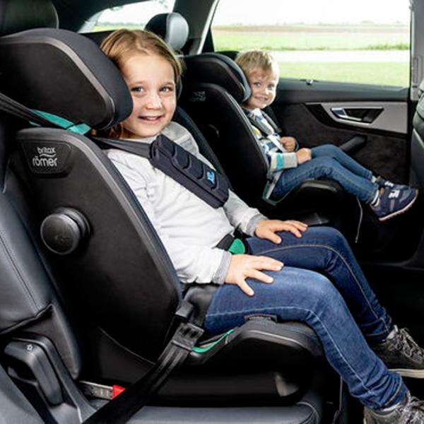 Scaun auto Britax-Römer Advansafix i-Size  15 luni - 12 ani / 36 kg / Grey photo 6 Scaun auto Britax-Römer Advansafix i-Size  15 luni - 12 ani / 36 kg / Grey photo 6