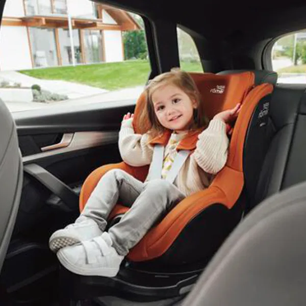 Scaun auto Britax-Römer Dualfix Pro M (4000984826104) 3 luni - 4 ani/ 18 kg/ Gold photo 7 Scaun auto Britax-Römer Dualfix Pro M (4000984826104) 3 luni - 4 ani/ 18 kg/ Gold photo 7
