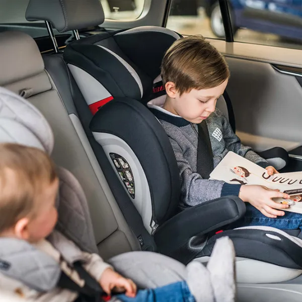 Детское автокресло MoMi Quick Fix (FOSA00006) 3 года - 10 лет/ 36 кг/ Черный photo 6 Детское автокресло MoMi Quick Fix (FOSA00006) 3 года - 10 лет/ 36 кг/ Черный photo 6