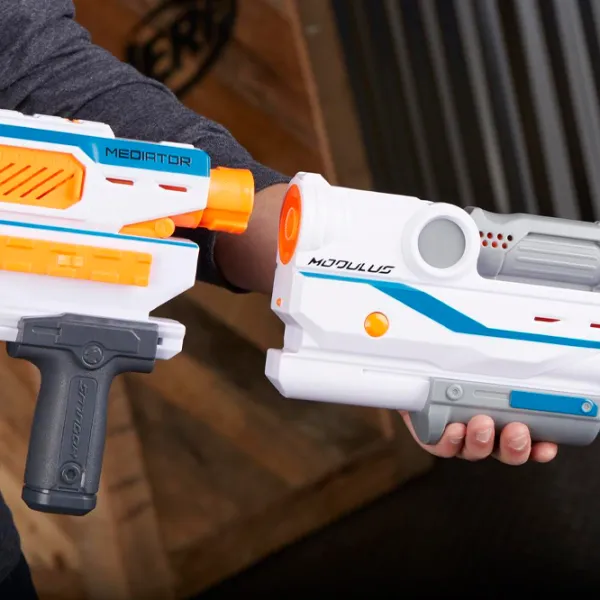 Игрушечный автомат Hasbro Nerf Modulus Mediator E0016 8+/ Стрел/ Белый photo 4 Игрушечный автомат Hasbro Nerf Modulus Mediator E0016 8+/ Стрел/ Белый photo 4