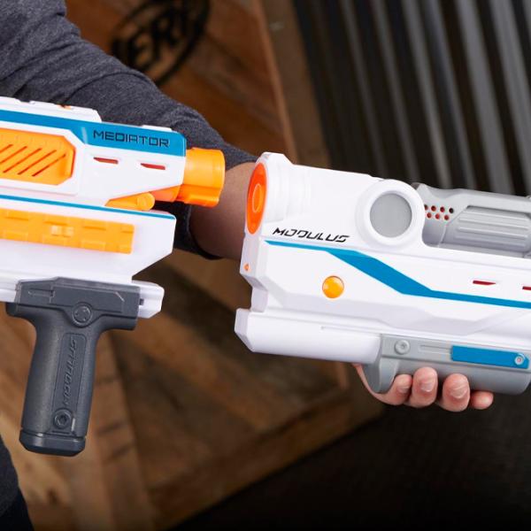 Игрушечный автомат Hasbro Nerf Modulus Mediator E0016 8+/ Стрел/ Белый photo 4 Игрушечный автомат Hasbro Nerf Modulus Mediator E0016 8+/ Стрел/ Белый photo 4