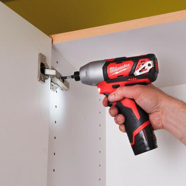 Гайковерт Milwaukee M12BID-0 Аккумулятор photo 6