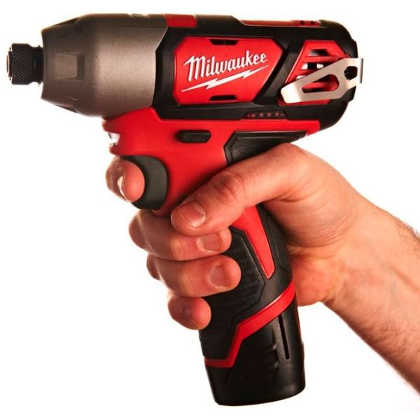 Гайковерт Milwaukee M12BID-202C Аккумулятор photo 4