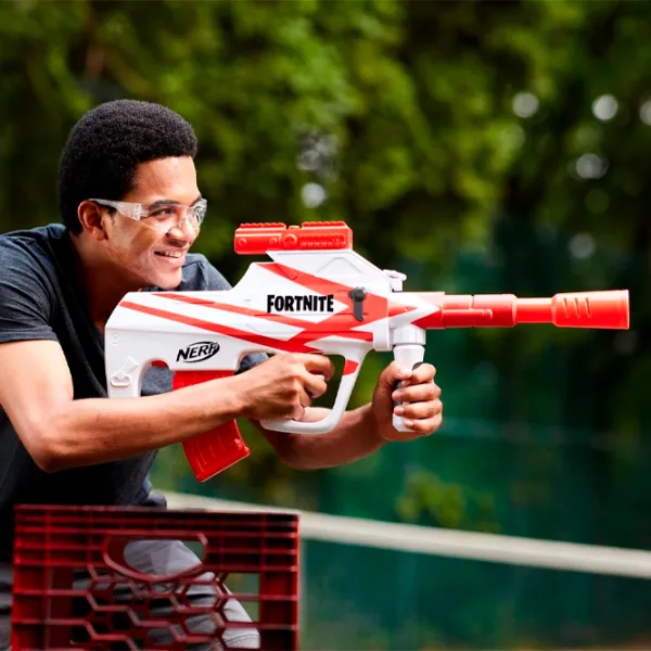 Pistol automat de jucărie Hasbro Nerf Fortnite B-AR F2344 8+/ Săgeți/ White photo 6 Pistol automat de jucărie Hasbro Nerf Fortnite B-AR F2344 8+/ Săgeți/ White photo 6