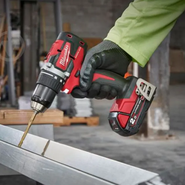 Шуруповерт Milwaukee M18CBLDD-202C 500 об/мин photo 5 Шуруповерт Milwaukee M18CBLDD-202C 500 об/мин photo 5