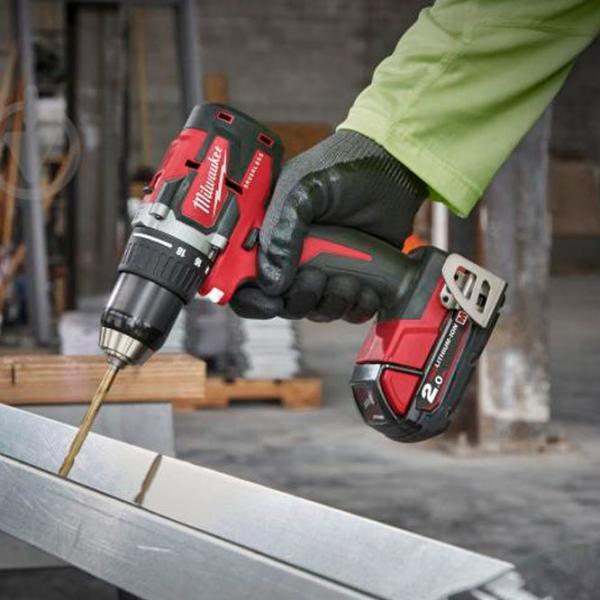 Шуруповерт Milwaukee M18CBLDD-202C 500 об/мин photo 5 Шуруповерт Milwaukee M18CBLDD-202C 500 об/мин photo 5